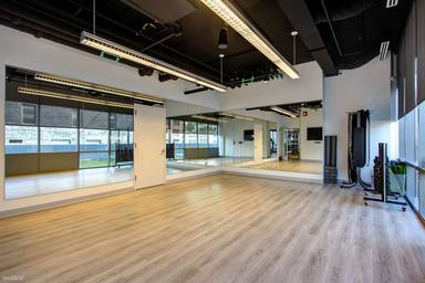 Main picture of 640 North Wells Apartments