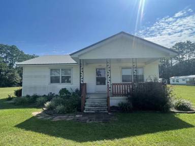 Main picture of 6443 Highway 189 N