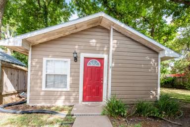 Main picture of 4704 Evans Ave