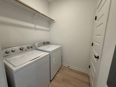 Main picture of 1911 S Garland Ave