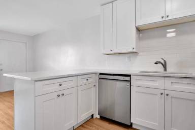 Main picture of 6701 S West Shore Blvd