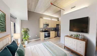 Main picture of 418 East Grand Apartments