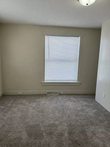 Main picture of 204 N 8th St