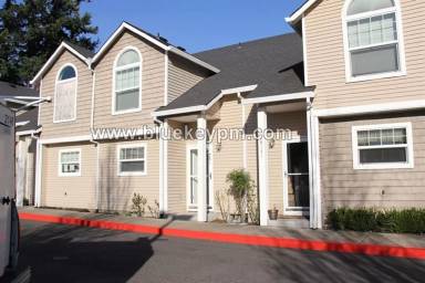 Main picture of 19171 SE Yamhill St