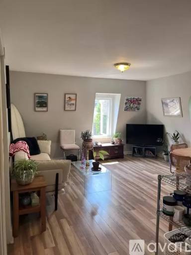 Main picture of 226 Spring St