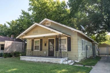 Main picture of 318 N Edwards Ave