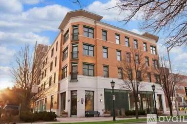 Main picture of 125 N Euclid Ave