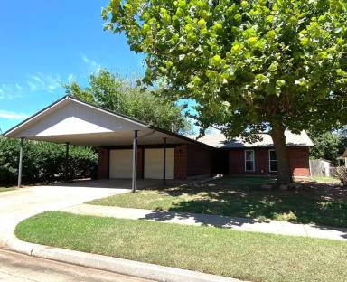 Main picture of 1905 SE 13th St