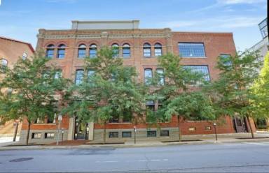 Main picture of 570 S Front St