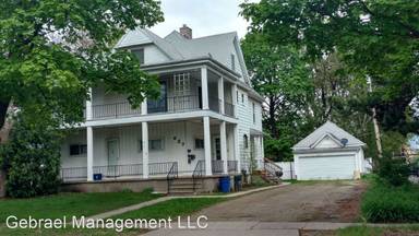 Main picture of 627 E 2nd St