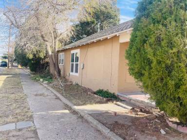 Main picture of 501 S Avenue B