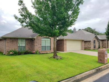 Main picture of 441 Maggie Cir