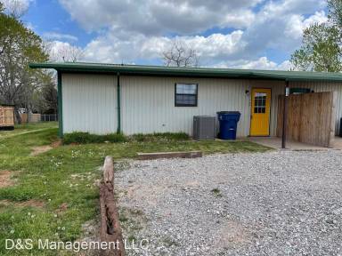 Main picture of 749 SW 13th St