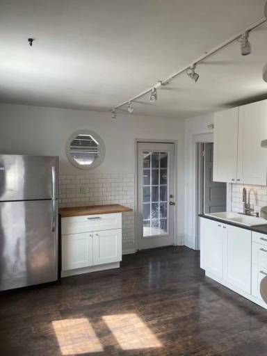Main picture of 2320 5th St NE