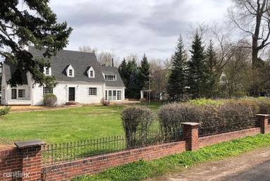 Main picture of 1301 E Layton Ave