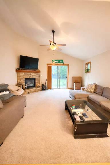 Main picture of 60838 Sawtooth Mountain Ln