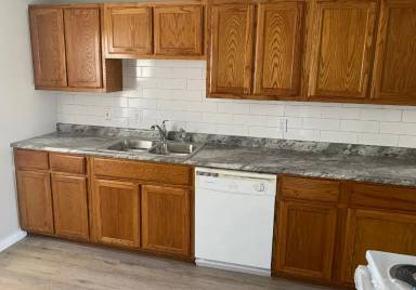Main picture of 4532 S Oak Ave