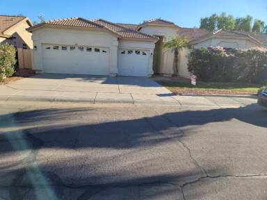 Main picture of 1631 W Musket Way