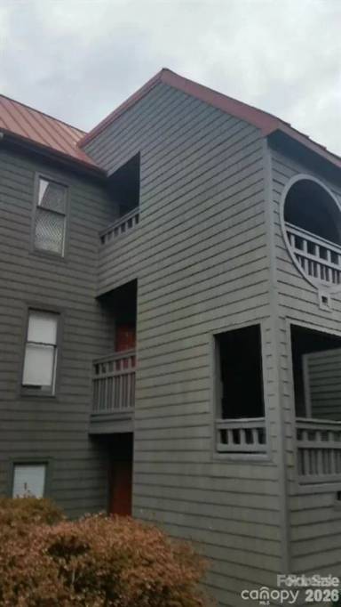 Main picture of 9029 J M Keynes Dr