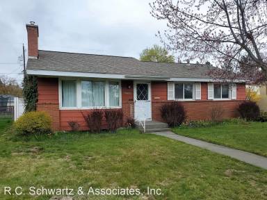 Main picture of 5408 N Elm St