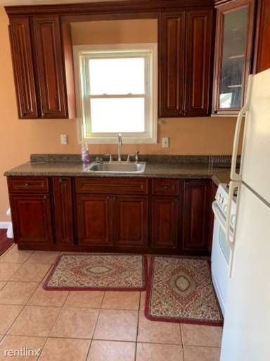 Main picture of 10122 117th St