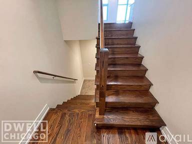 Main picture of 3634 W Montrose Ave