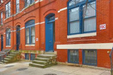 Main picture of 2116 Saint Paul St