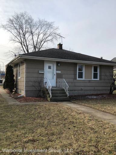 Main picture of 3527 Lake St