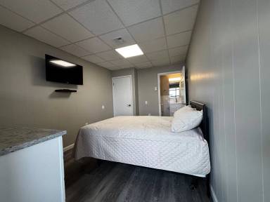 Main picture of 2423 Crest St