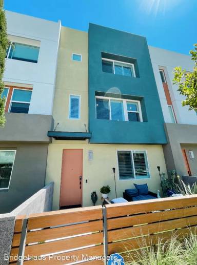 Main picture of 752 Shoreline Rd