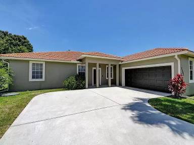 Main picture of 2561 SE Tiger Ave
