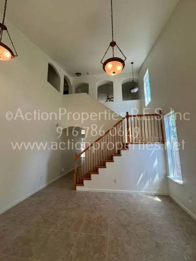 Main picture of 200 Mandalay Ct