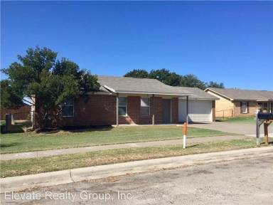 Main picture of 302 Kathy Ln