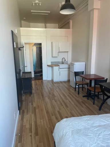 Main picture of 119 W Main St