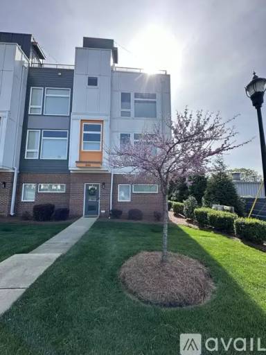 Main picture of 444 Southend Crossing Ln