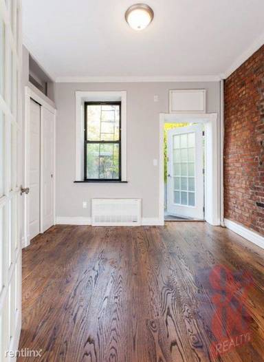 Main picture of 521 E 5th St