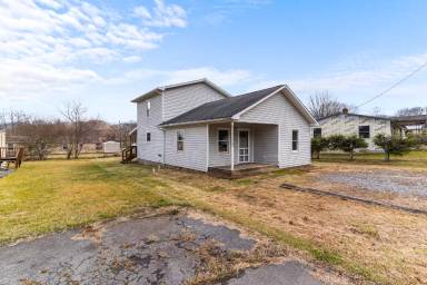 Main picture of 303 Tarheel Dr