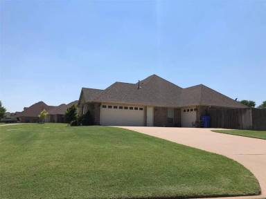 Main picture of 1001 Hummingbird Dr