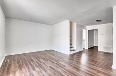 Main picture of 4550 Washington Rd