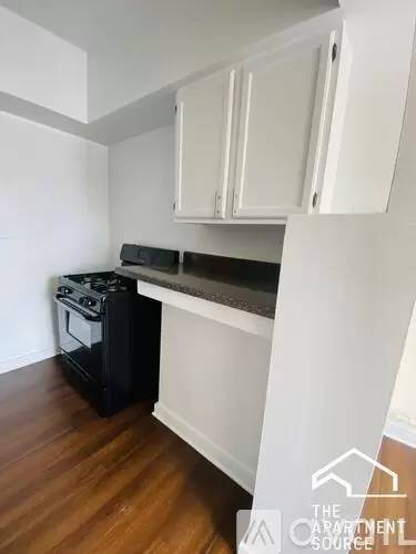 Main picture of 1550 W 95th St