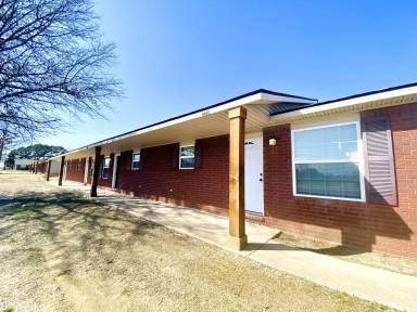 Main picture of 4452 W Wedington Dr