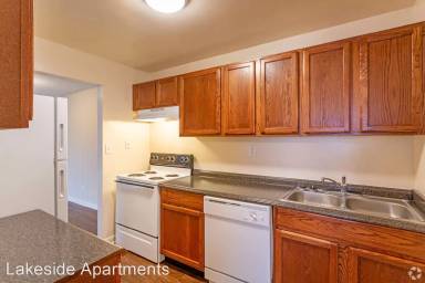 Main picture of Lakeside Apartments