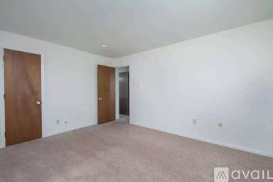 Main picture of 320 College Manor Ave