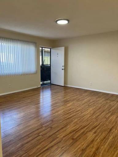 Main picture of 1415 E Alondra Blvd