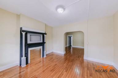 Main picture of 136-138 E 11th Ave