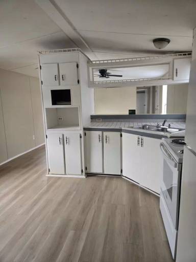 Main picture of 725 Williamsburg Dr