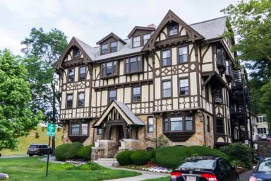 Main picture of 219 Commonwealth Ave