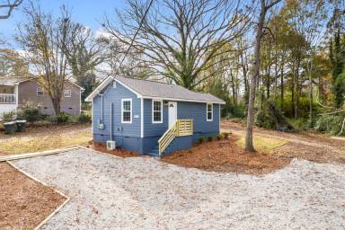 Main picture of 335 Jordan St