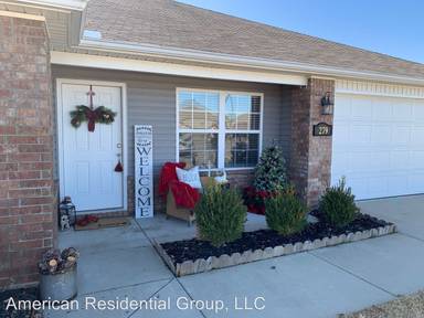 Main picture of 235 Glory Ln