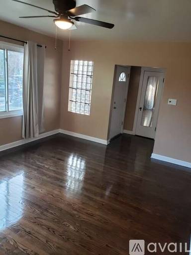 Main picture of 5041 W Parker Ave